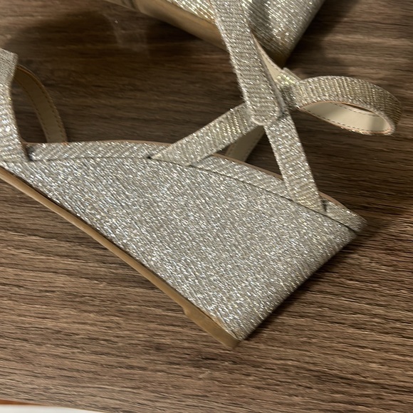 MARIPE GLITTERY STRAPPY WEDGE SANDALS SILVER IN SIZE 7.5M - Picture 8 of 9